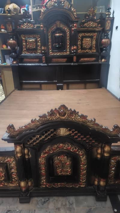 King size chinioti bed set available for sale