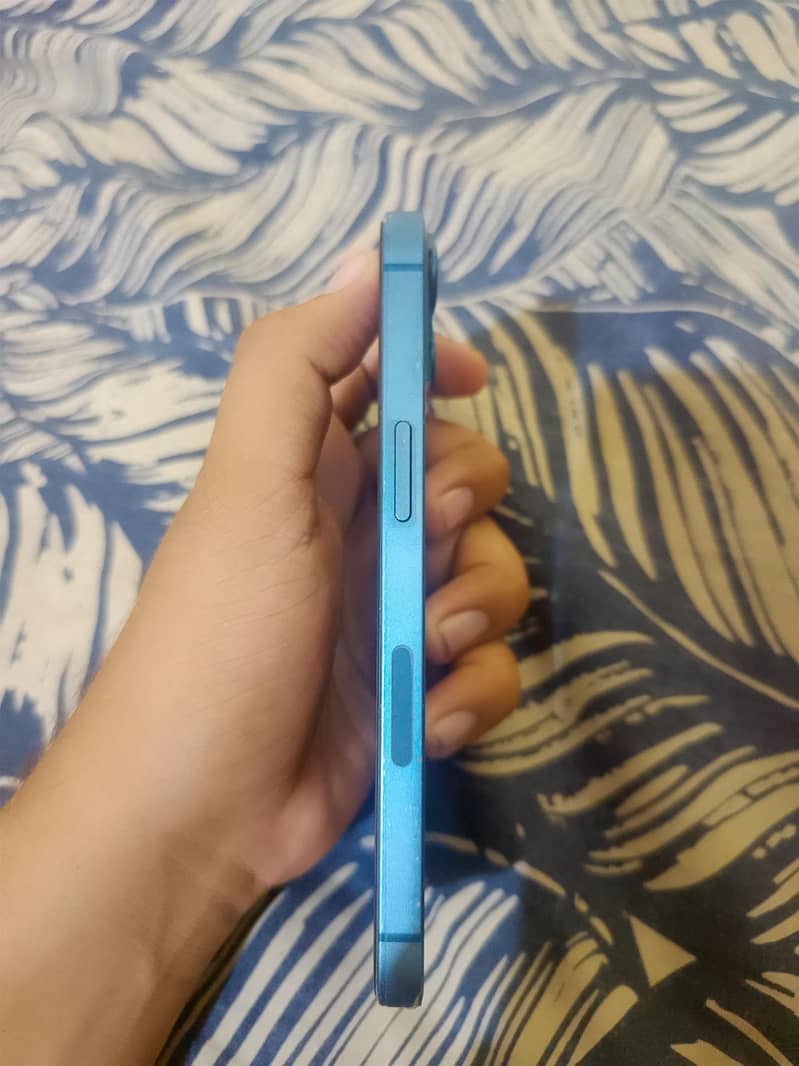 Apple iPhone 13 1