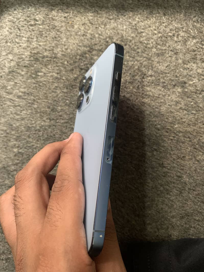 Apple iPhone 13 Pro 1