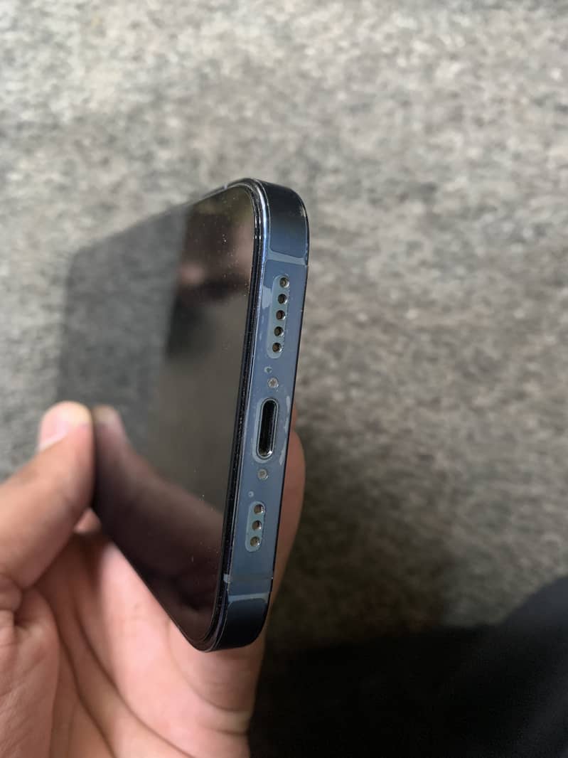 Apple iPhone 13 Pro 2