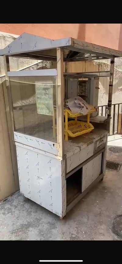 Shawarma counter with hot plate