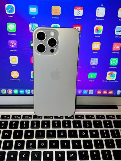 iPhone 15 Pro Max — Sim Lock — Natural Titanium