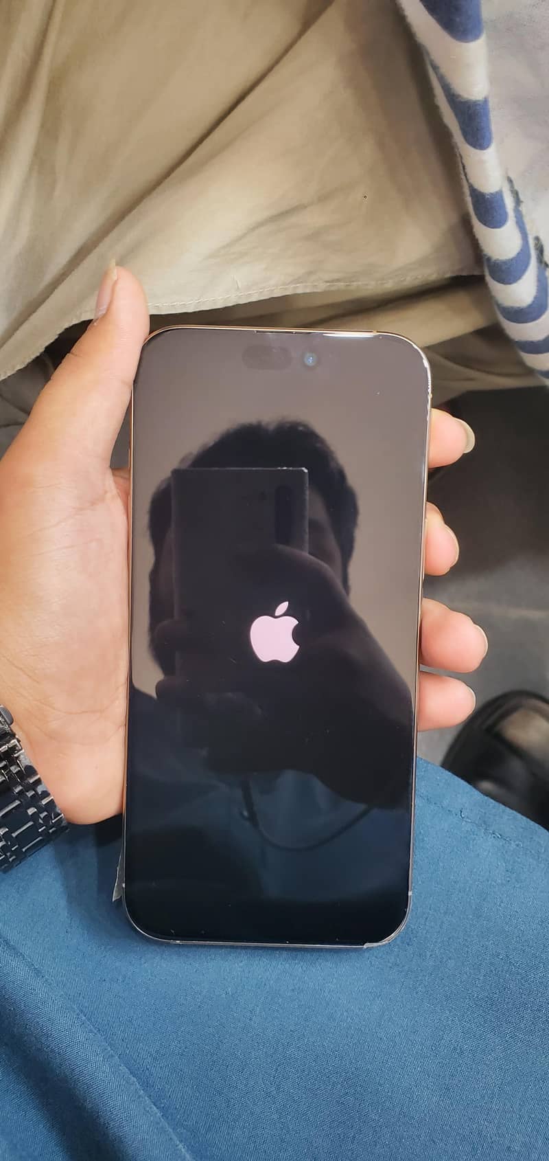 Apple iPhone 16 Pro Max 4