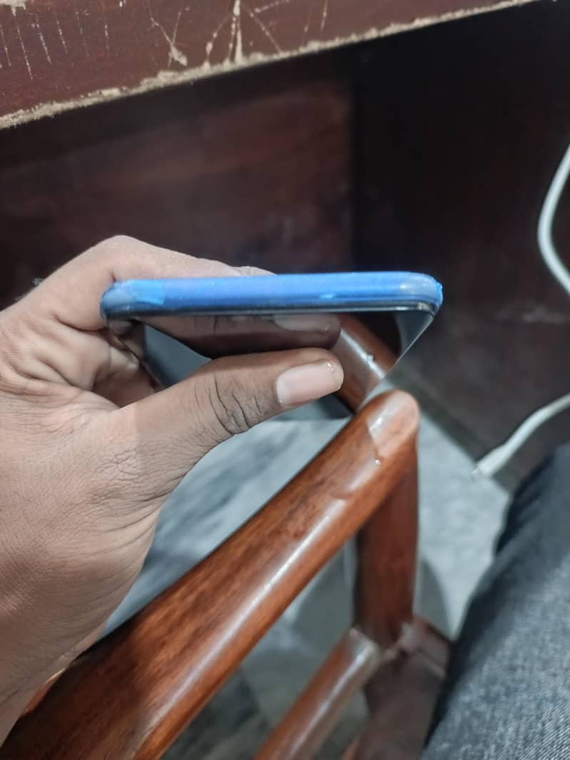 OPPO A3s 4