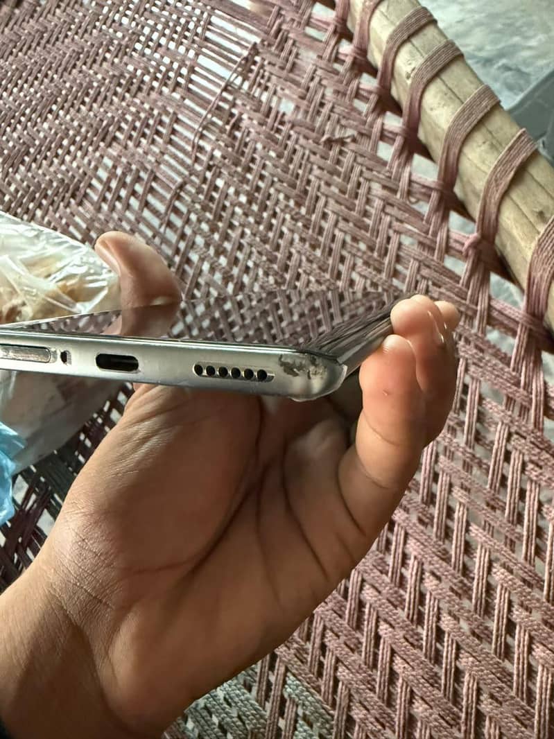 Tecno CAMON 40 Pro 6