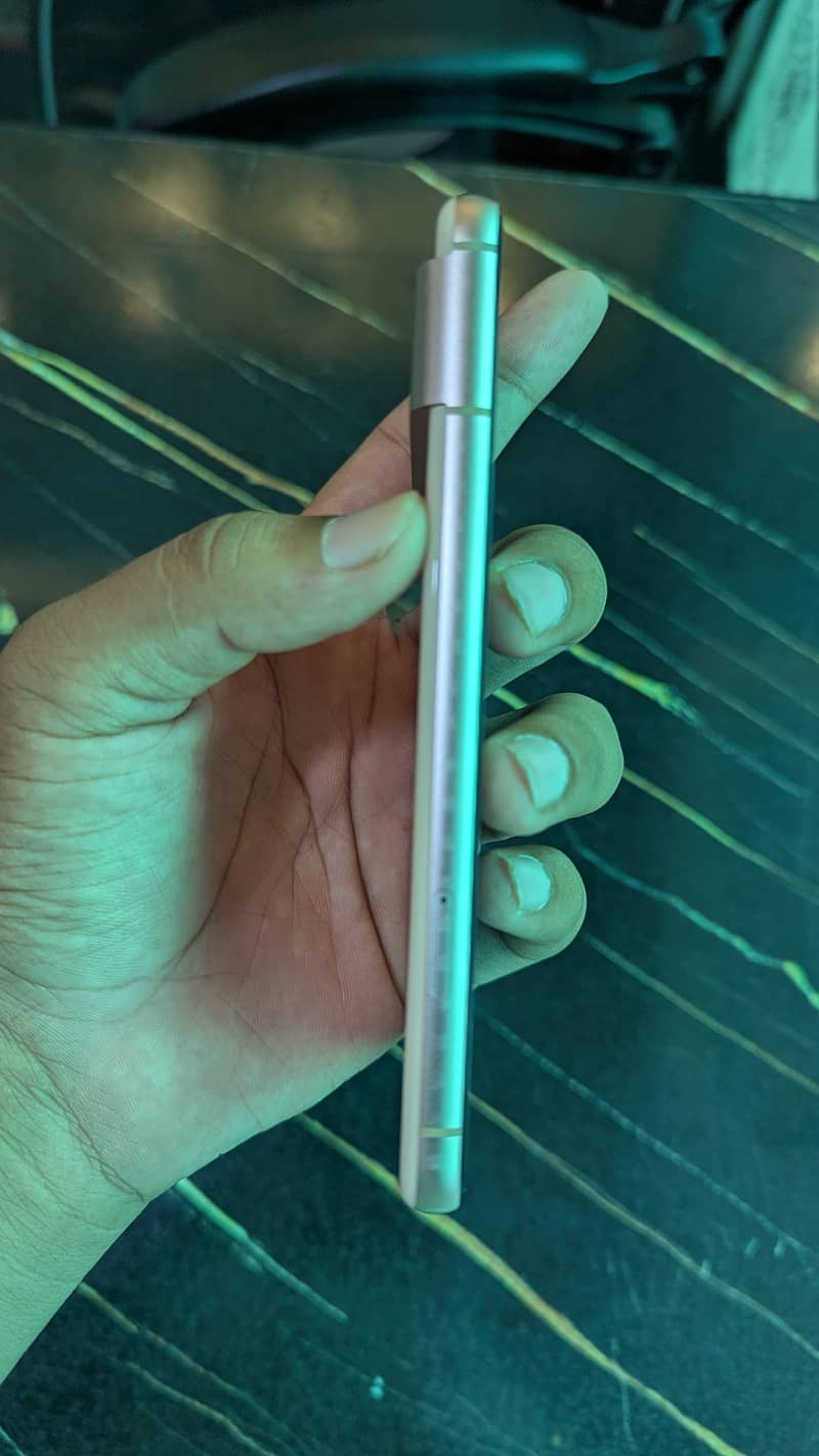 Google Pixel 8 3