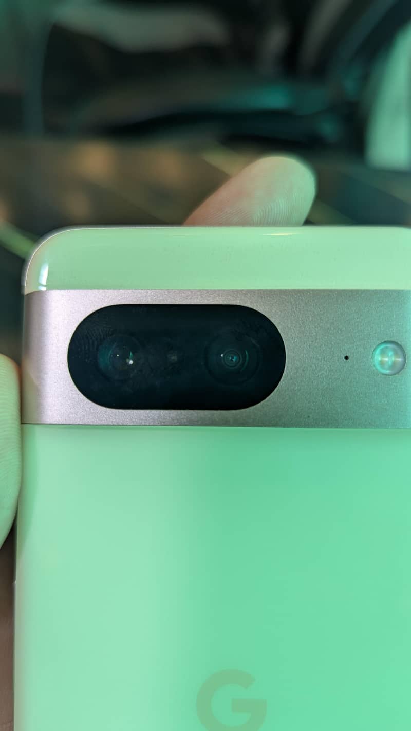 Google Pixel 8 4
