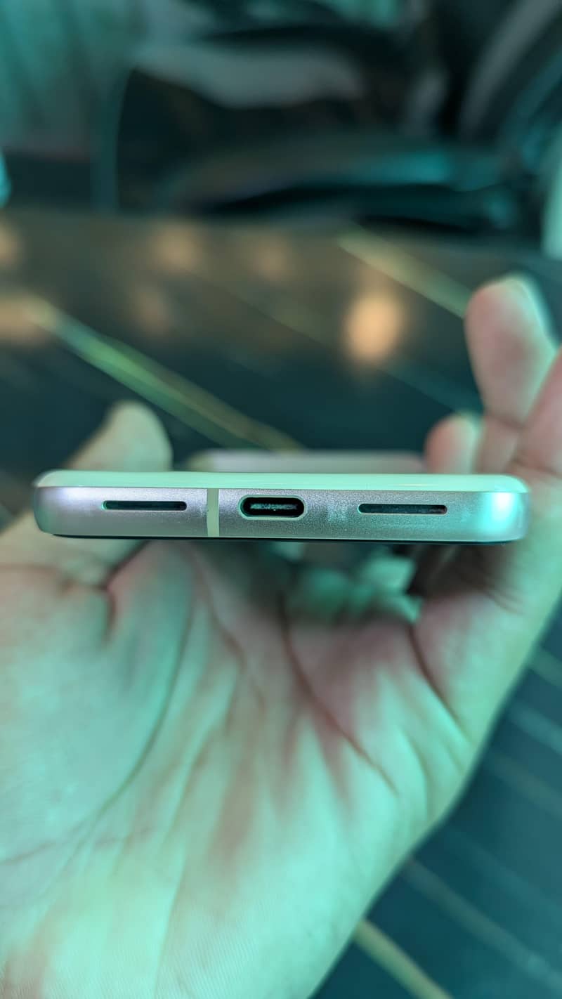 Google Pixel 8 5