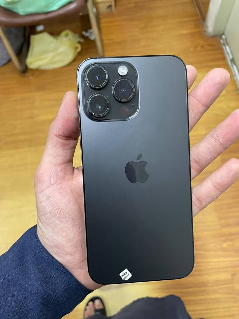 Apple iPhone 14 Pro Max 1
