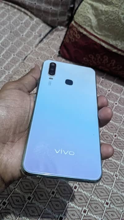 Vivo Y17