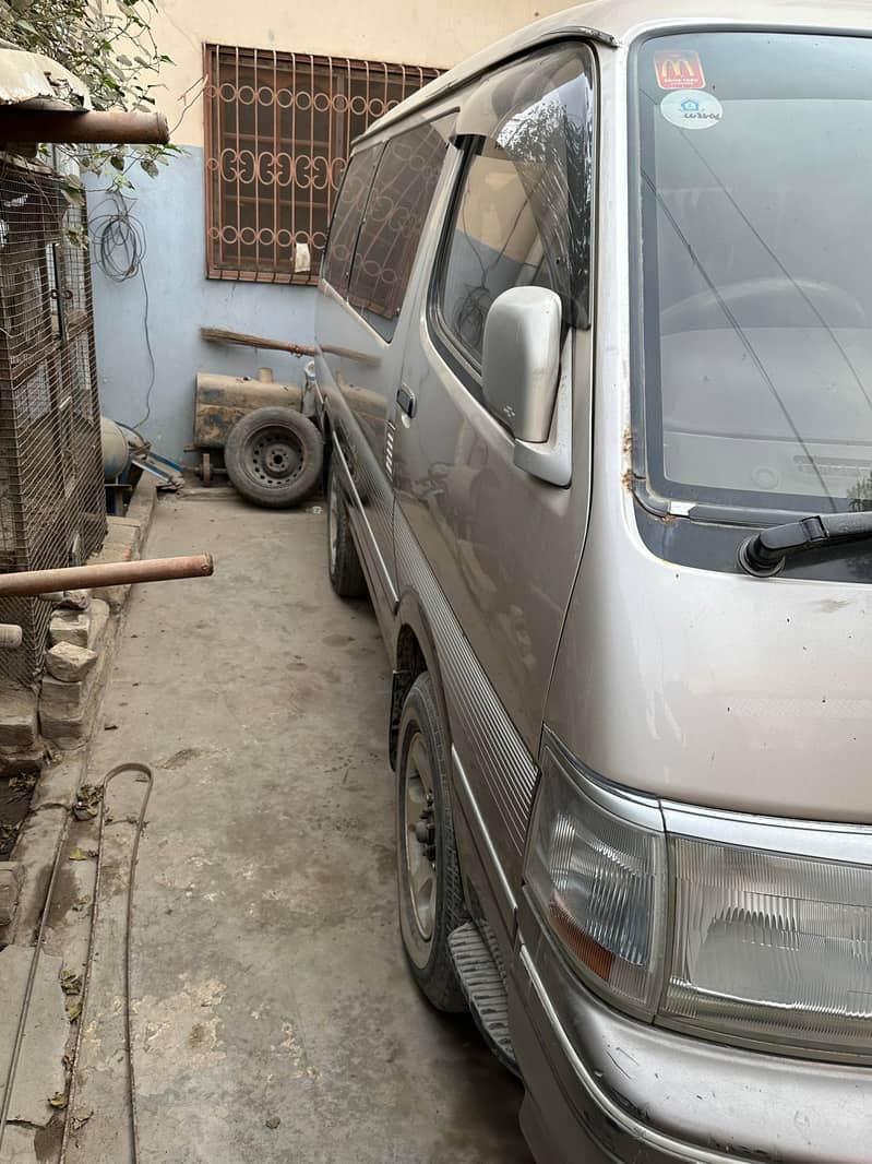 hiace 9
