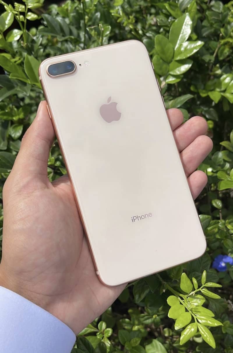 Apple iPhone 8 Plus 0