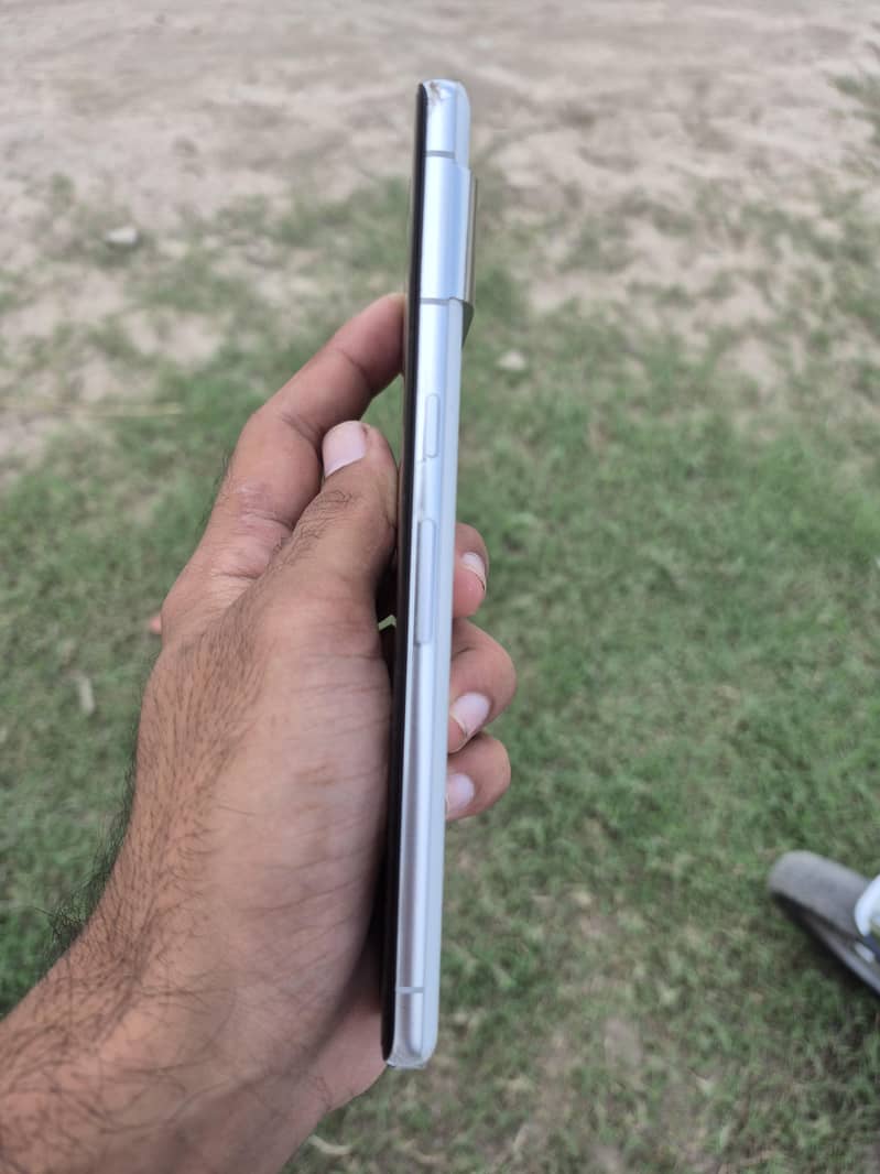 Google Pixel 7 Pro 6