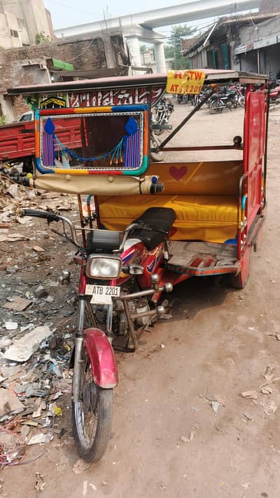 2023 model united chinchin rickshaw urgent sale  condition 03014682705