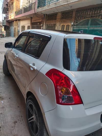 Suzuki Swift 2016 DLX  urgent sale brand new condition