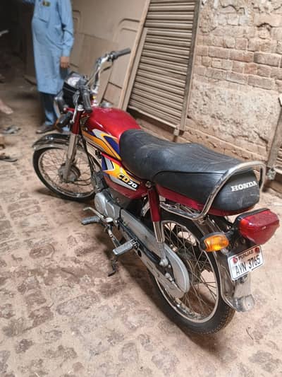 Honda 70 . . all ok . . 