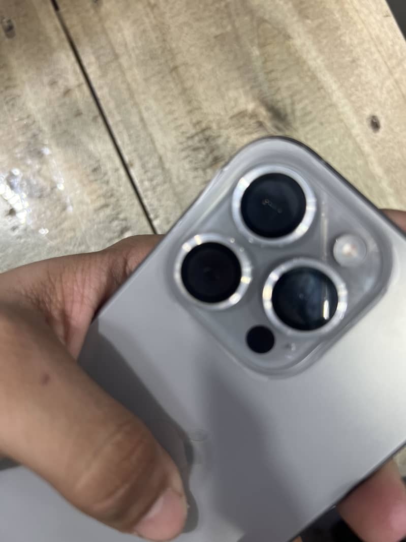 Apple iPhone 15 Pro 1