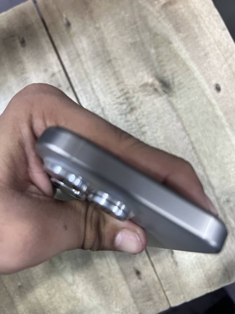 Apple iPhone 15 Pro 8