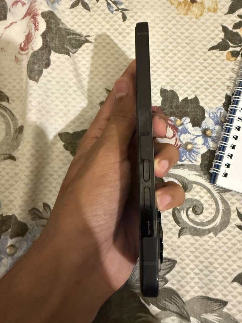 Apple iPhone 14 Pro Max 2