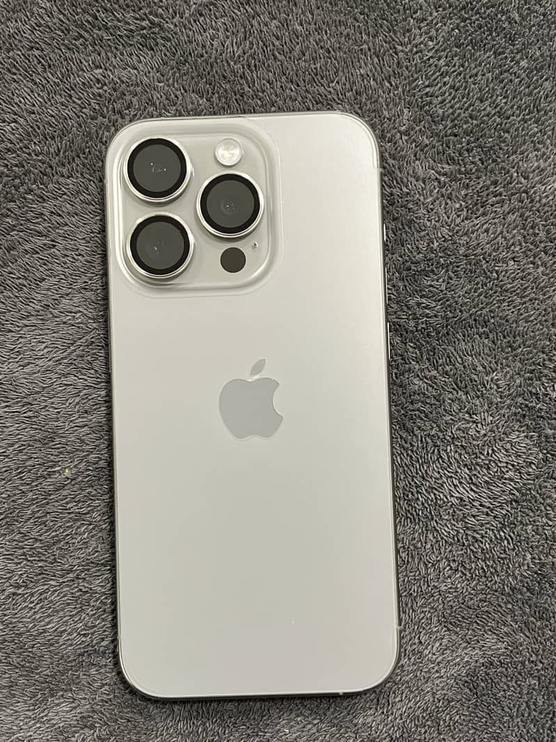 Apple iPhone 15 Pro 0