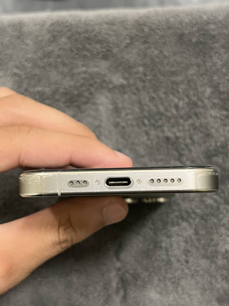 Apple iPhone 15 Pro 1