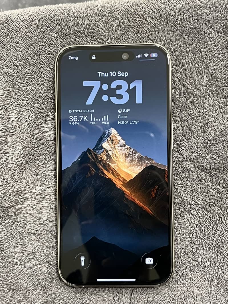 Apple iPhone 15 Pro 2