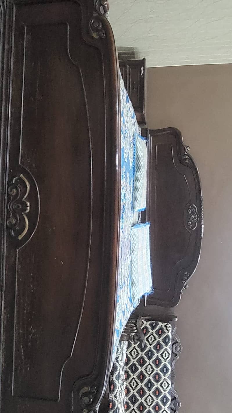 Bed dressing and sidetable 0