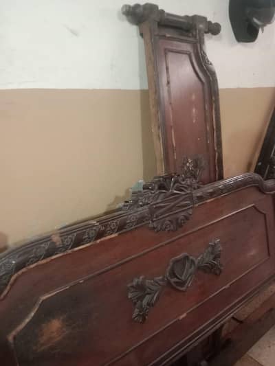 urgent sale karna ha only bed ha matres nahi ha