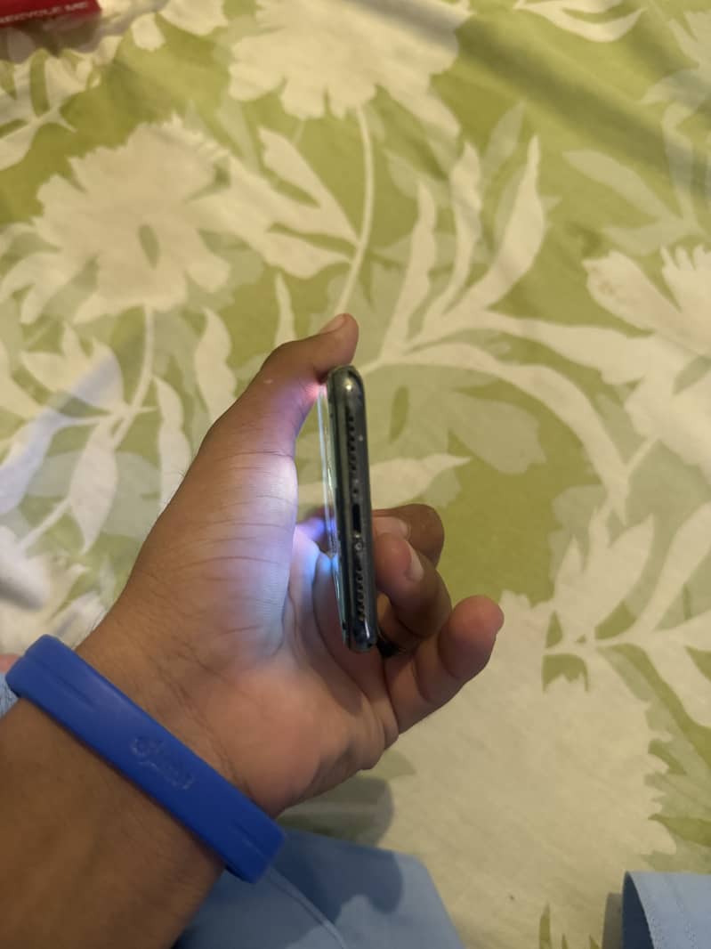 Apple iPhone X 2