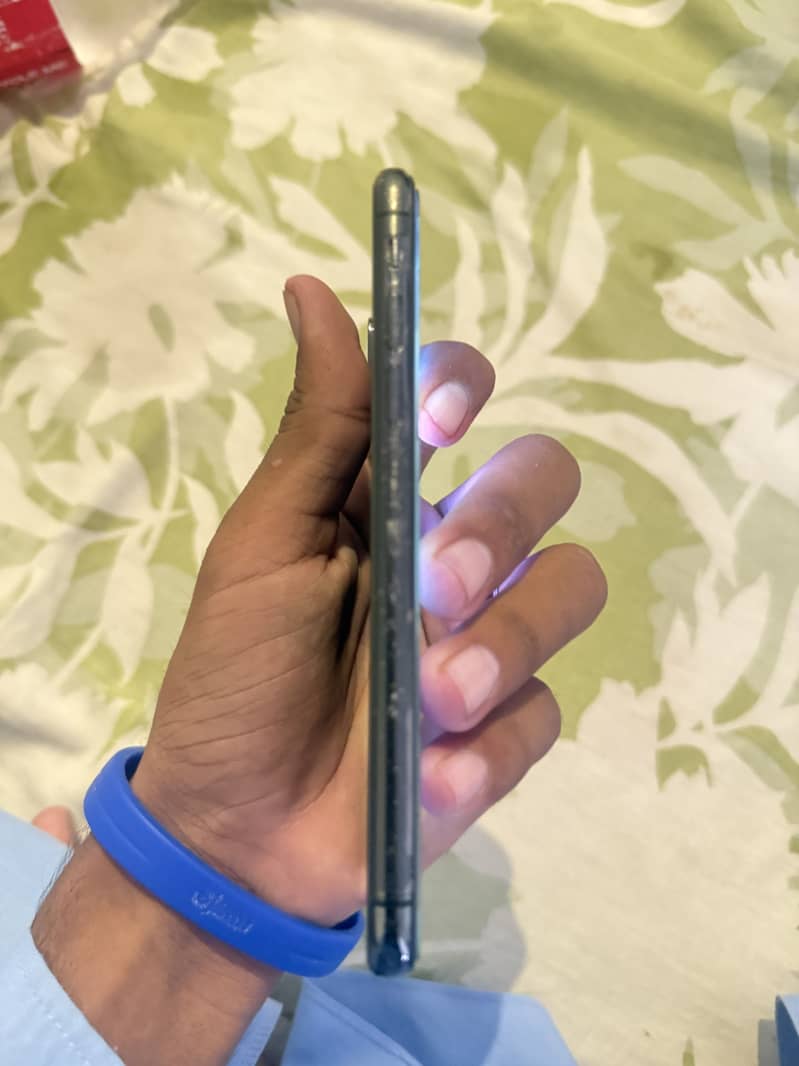 Apple iPhone X 3