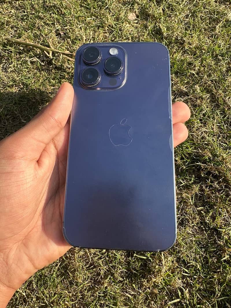 Apple iPhone 14 Pro Max 1