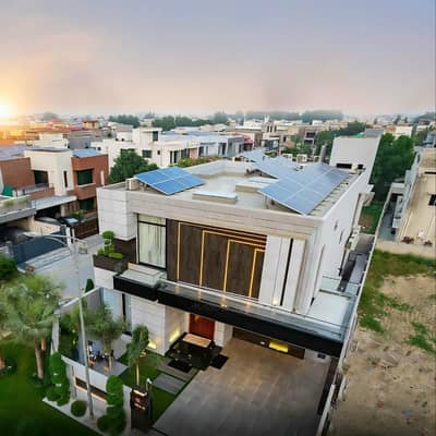 ONE KANAL BEAUTIFUL MODEERN DESIGN BUNGALOW BRAND NEW FOR SALE AT TOP LOCATION