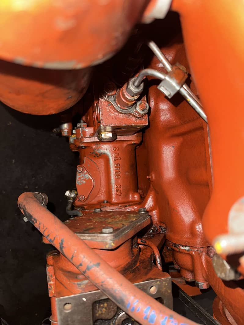Harvester machine 115 engine 4