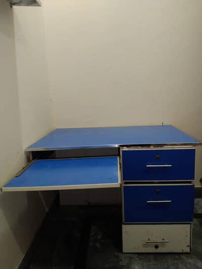 computer Table and also used for study table