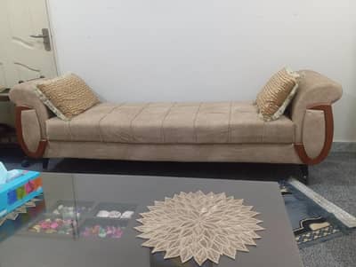 Elegant 3-Seater Sofa / Diwan – Excellent Condition