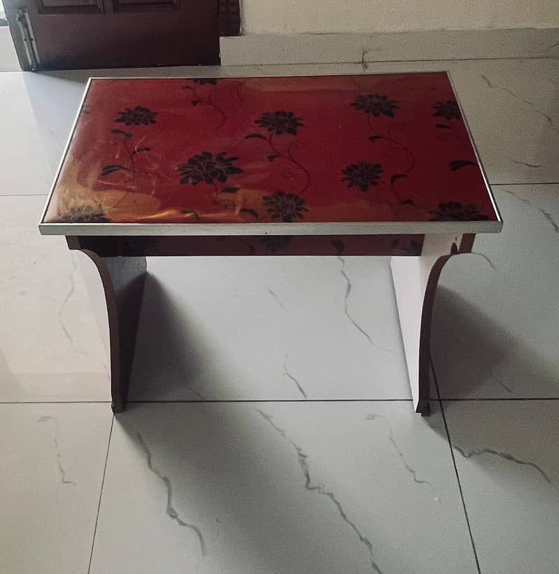 Small Kids table 0