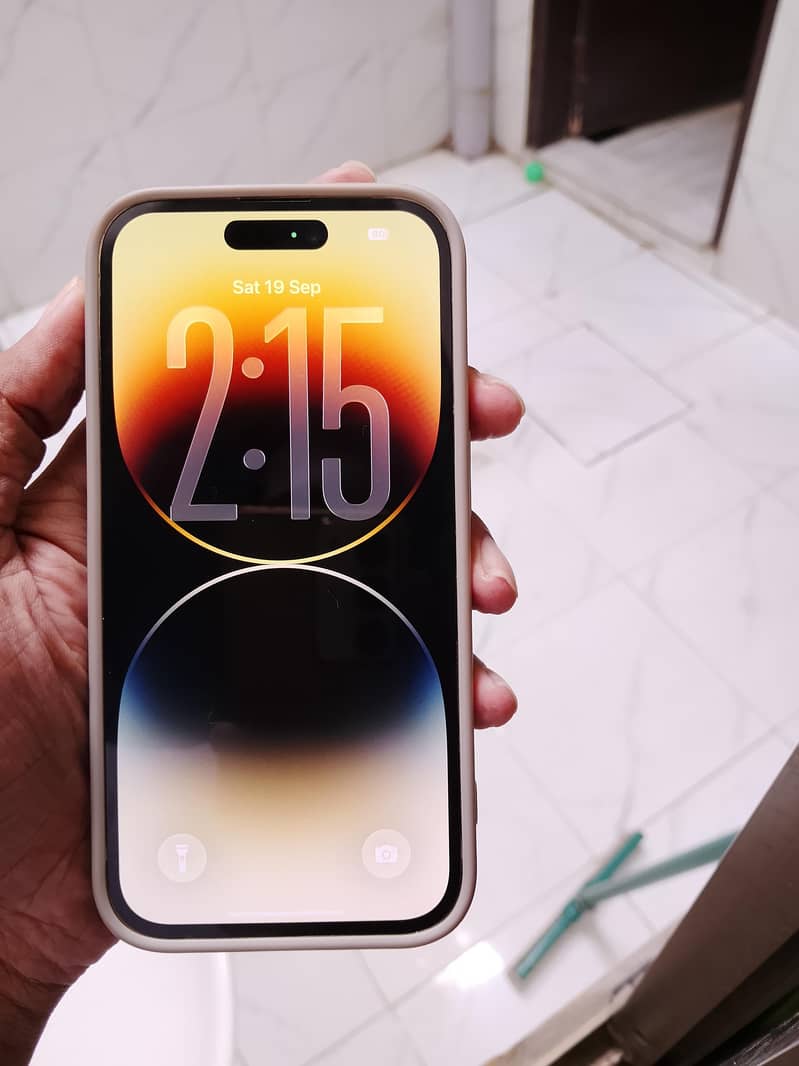 Apple iPhone 14 Pro 1