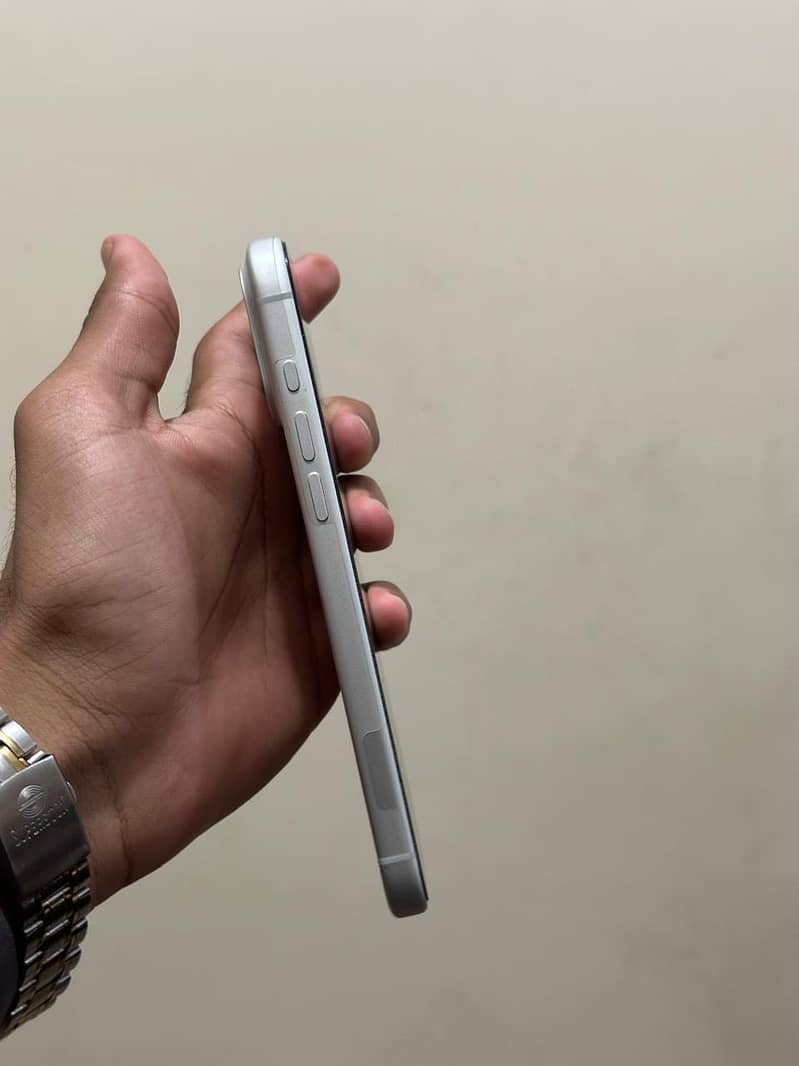 Apple iPhone 17 Pro Max 3