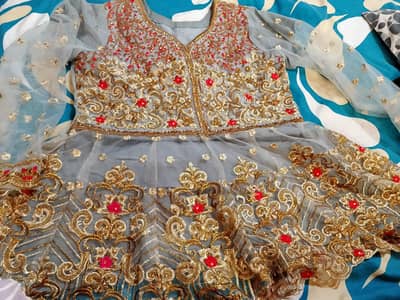 selling this lehnga in lower price