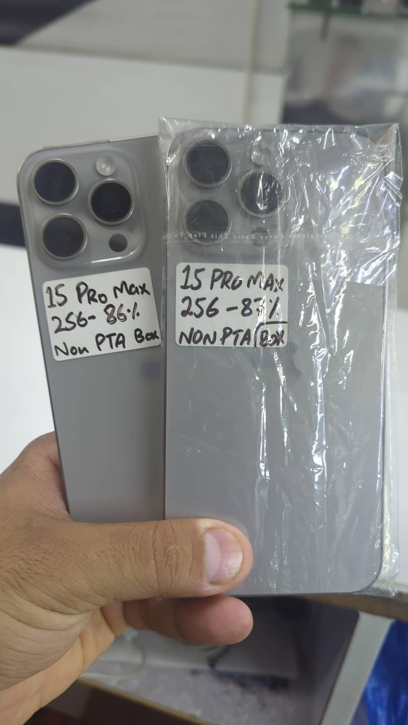 Apple iPhone 15 Pro Max 12