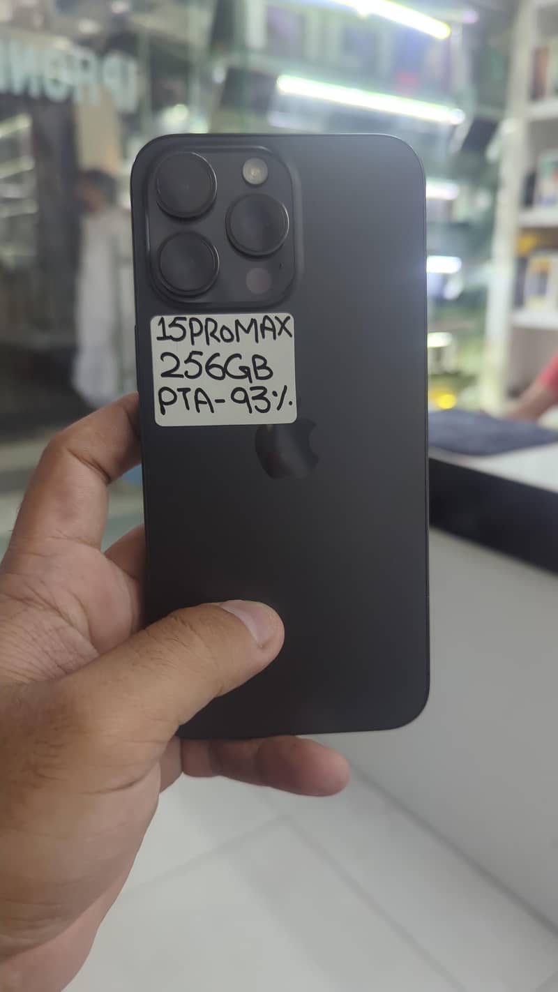 Apple iPhone 15 Pro Max 16