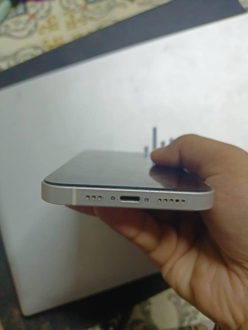 Apple iPhone 12 3