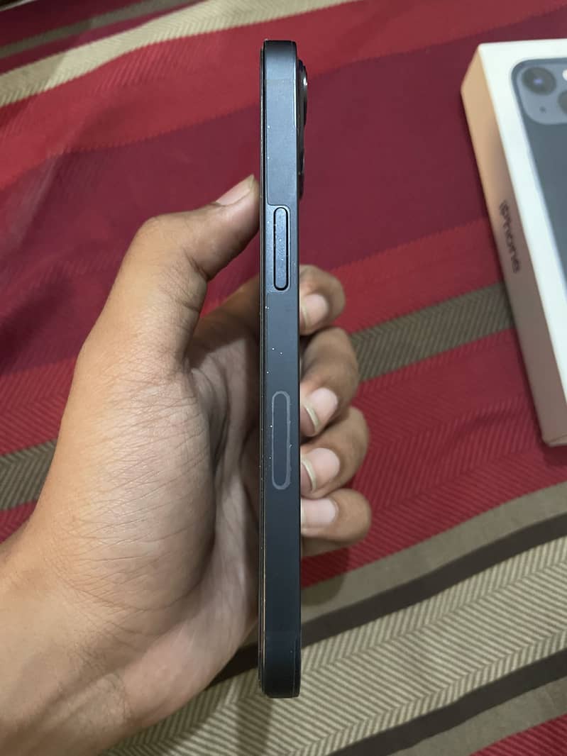 Apple iPhone 13 3