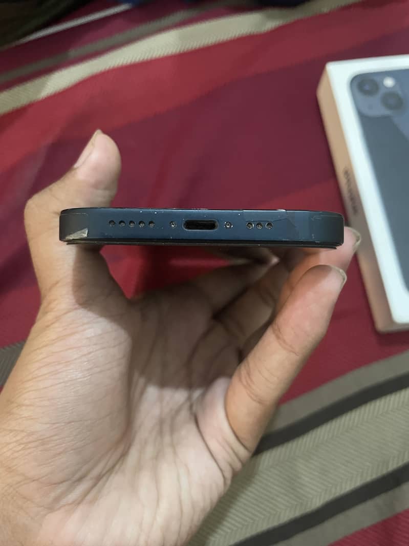 Apple iPhone 13 4