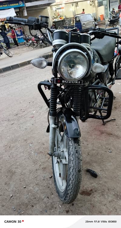 Suzuki Gs 150 SE