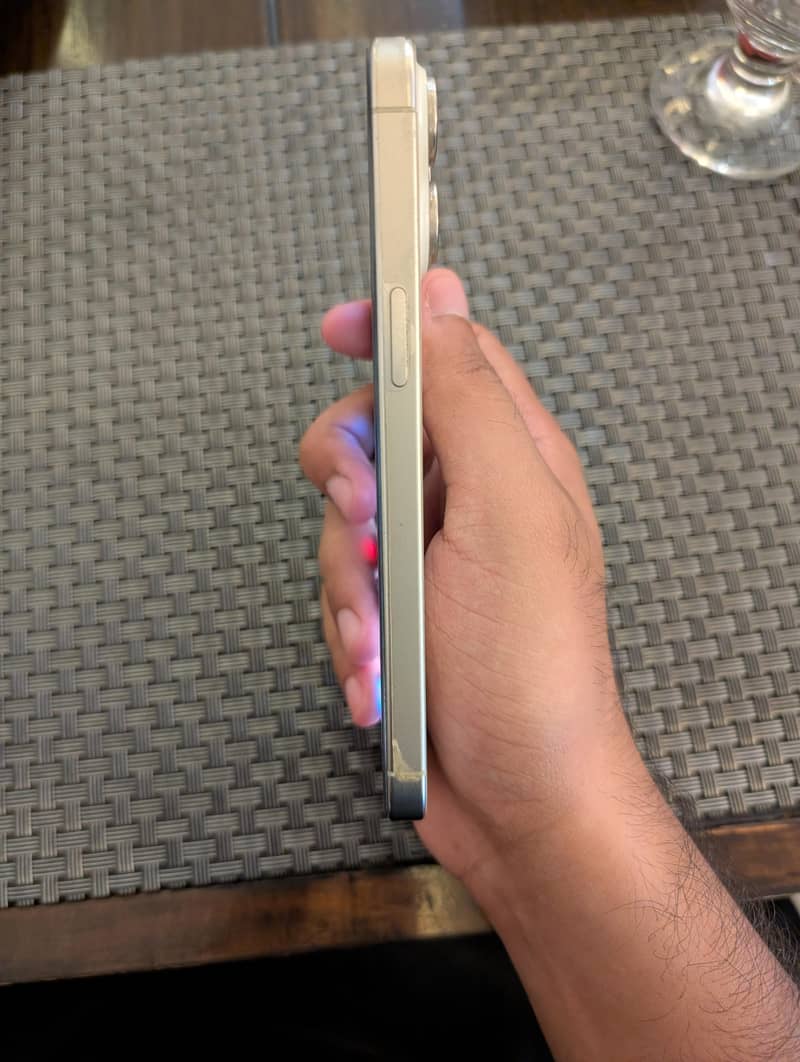 Apple iPhone 15 Pro Max 6