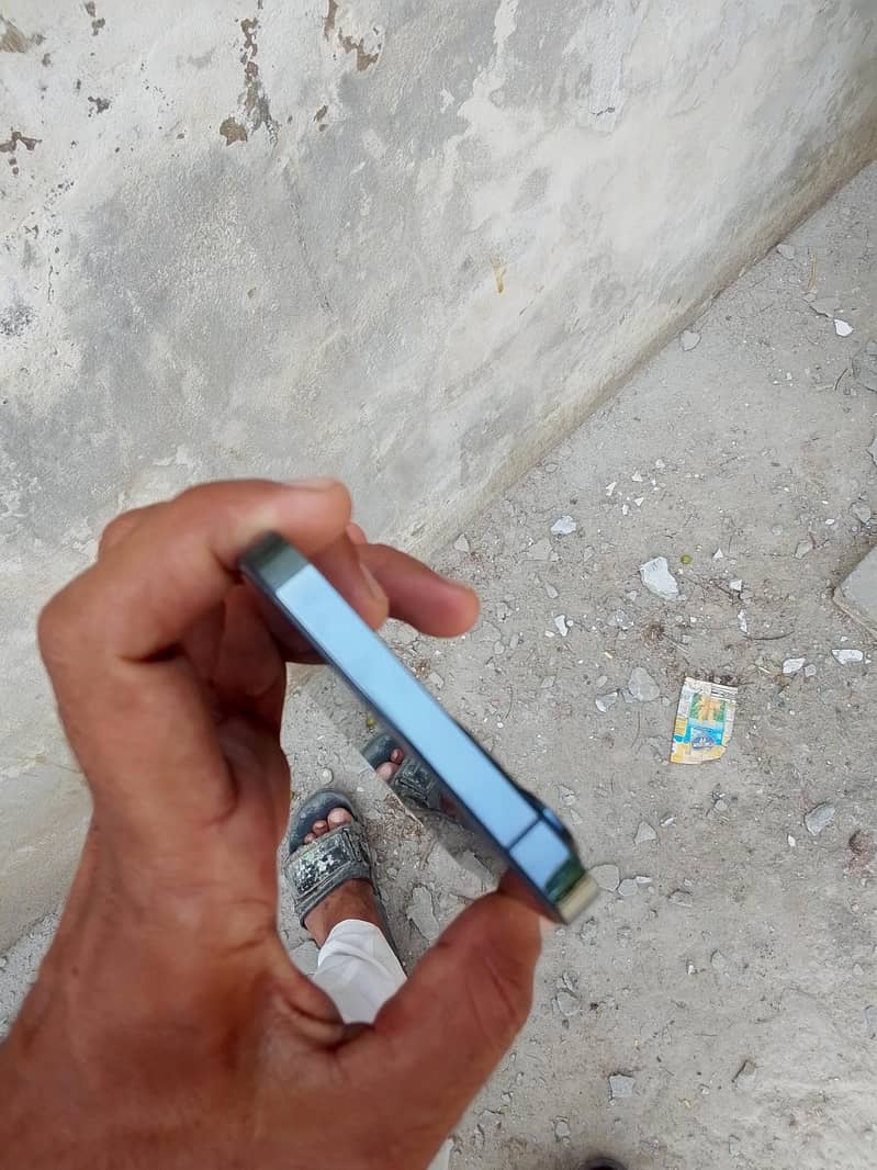 Apple iPhone 12 Pro Max 4