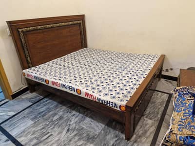 Double bed metress 4 inch 72 by 78 size.