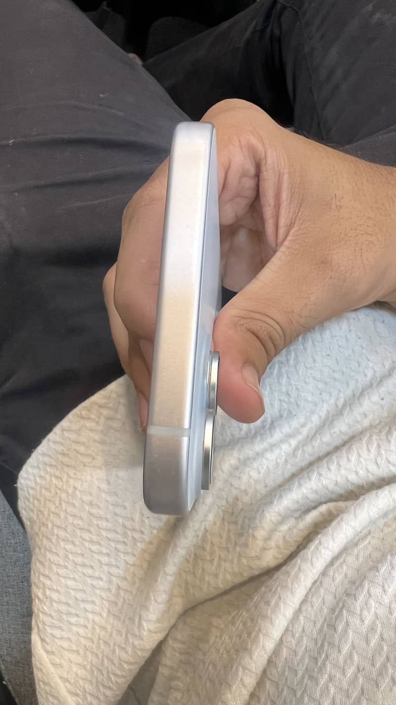 Apple iPhone 15 plus 1