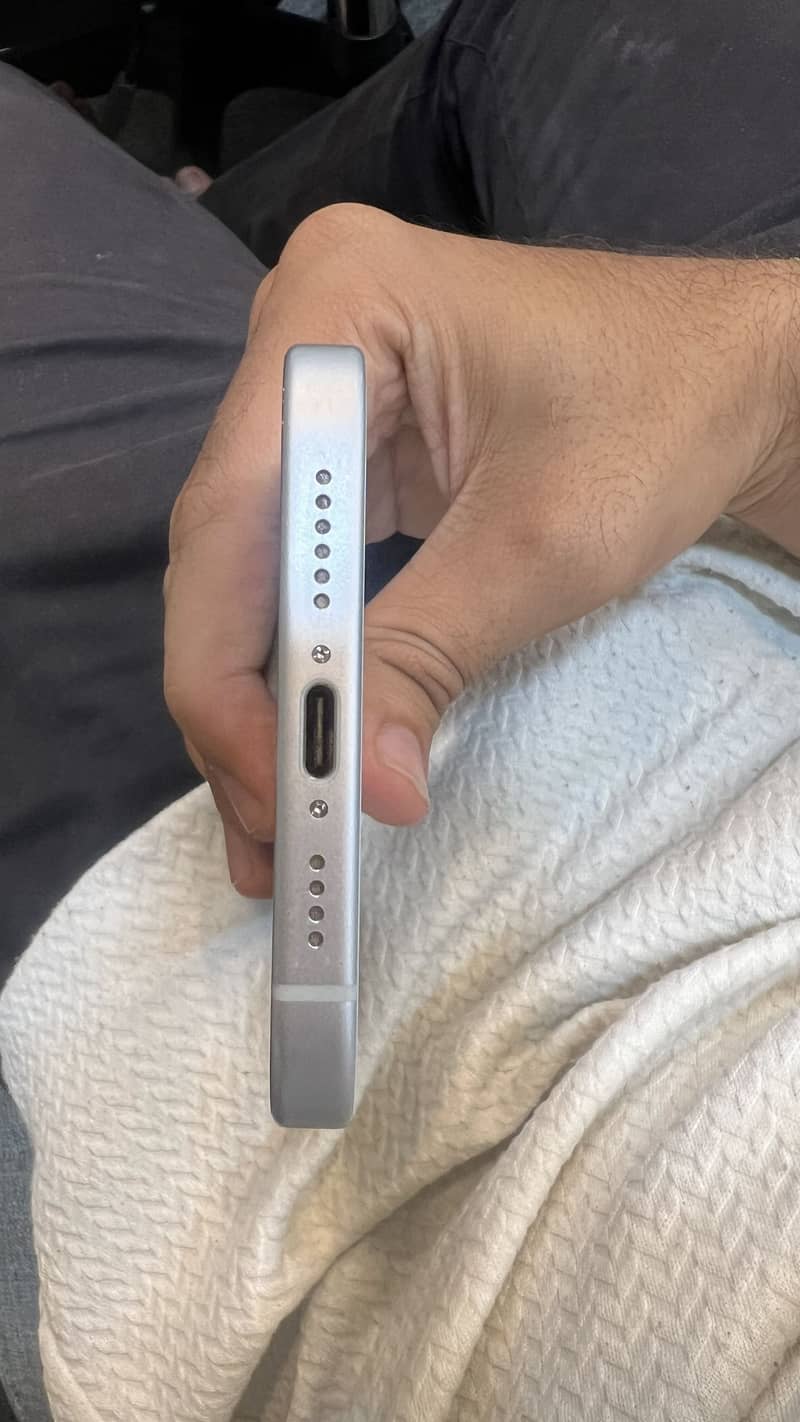 Apple iPhone 15 plus 3